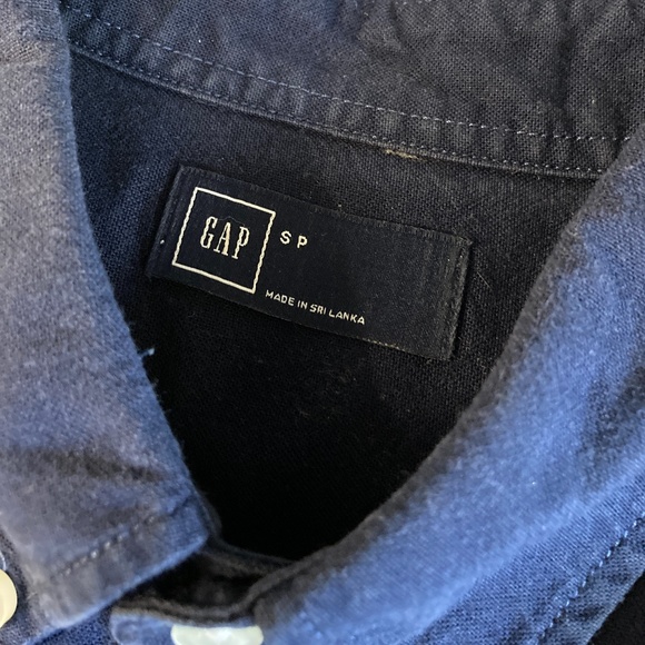 Gap | Men's Oxford Shirt - Picture 2 of 4